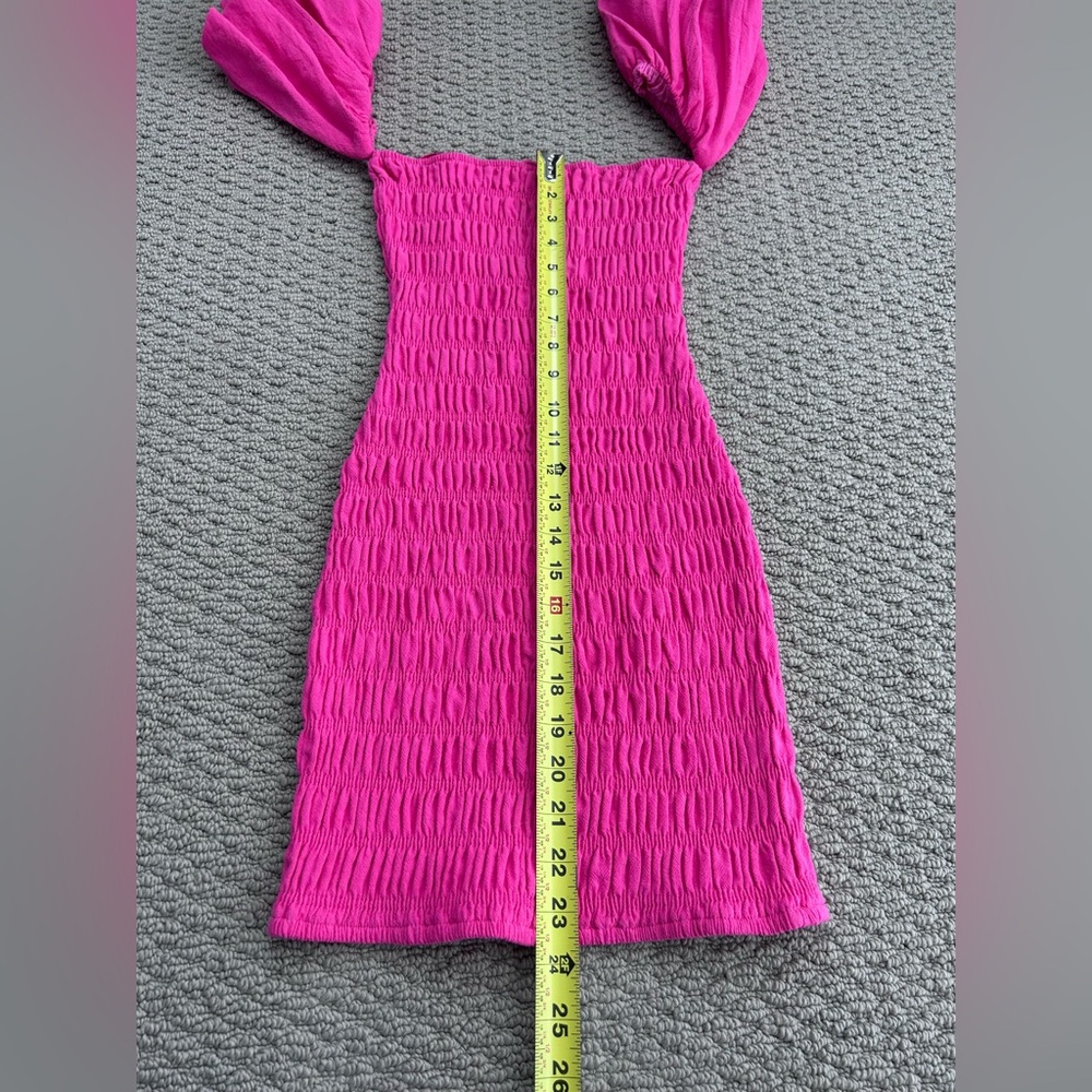 Seven Wonders Annie Mini Dress
Off Shoulder
XS US 2
Smocked
Bodycon
Party
Flirty - Picture 10 of 10